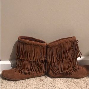 Minnetonka moccasins 7.5